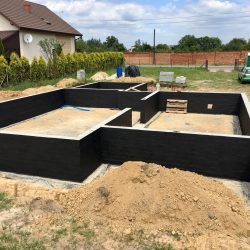 Wykonanie ścian fundamentowych pod budowę domu jednorodzinnego w Krzyżanowicach - BAUMAG - fot.12