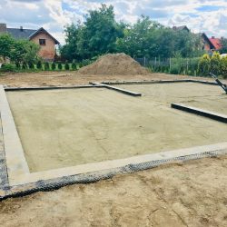 Zalanie fundamentów pod budowę domu jednorodzinnego w Krzyżanowicach - BAUMAG - fot.1