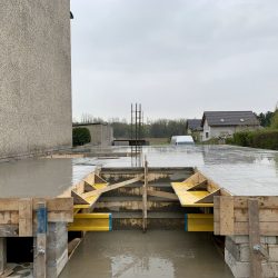 Zalanie stropu nad piwnicą. Nadbudowa domu jednorodzinnego w Raciborzu - BAUMAG - fot.1