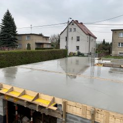 Zalanie stropu nad piwnicą. Nadbudowa domu jednorodzinnego w Raciborzu - BAUMAG - fot.2