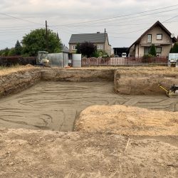 Wyrównywanie działki pod budowę domu jednorodzinnego z garażem w Krzyżanowicach - BAUMAG - fot.4